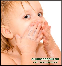 купание ребенка